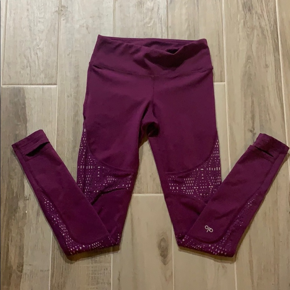 MAKE AN OFFER Alo Leggings